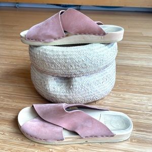 No. 6 leather slides